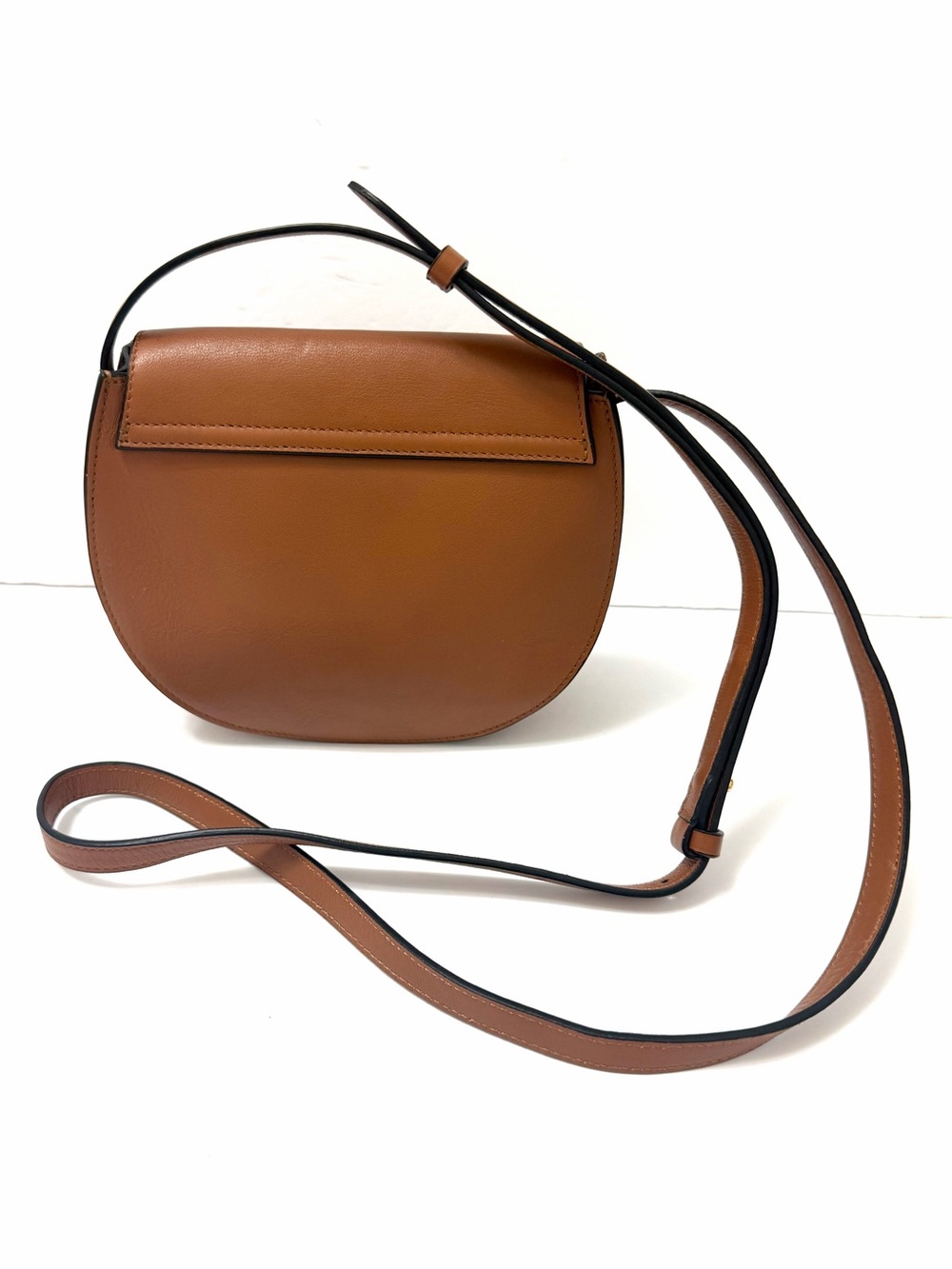 Cuyana Mini Saddle Leather Crossbody Bag in Caramel - Picture 6 of 16